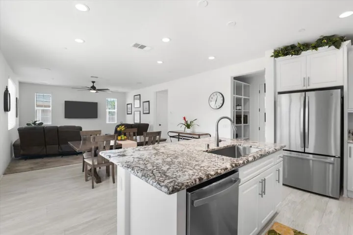 37-29102_Crabapple_Lake_Elsinore_CA_9253