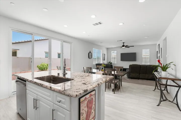 39-29102_Crabapple_Lake_Elsinore_CA_9253