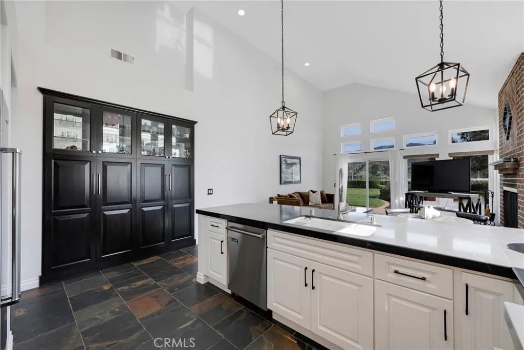 5650 Picasso Drive, Yorba Linda, California 92887 home-pic-6