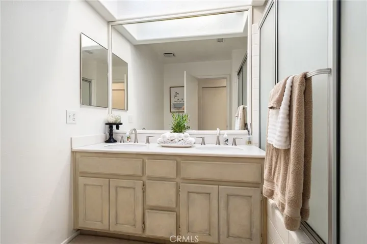 2nd bathroom