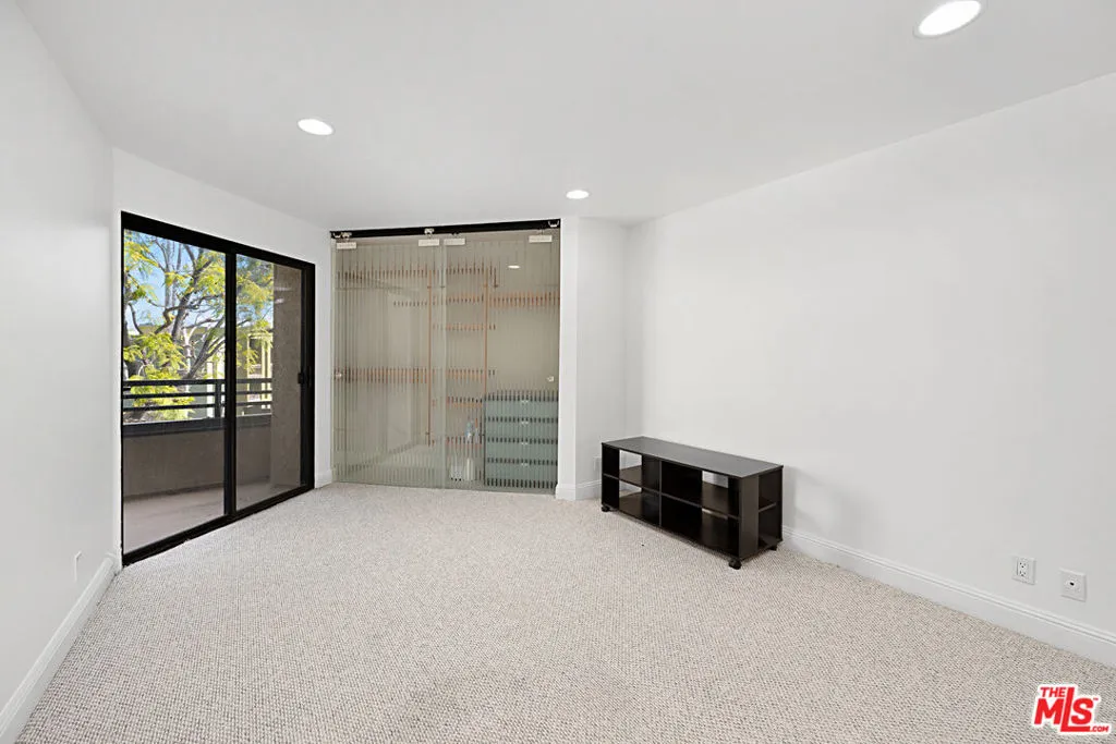 4589 Via Marisol 267, Los Angeles, California 90042 home-pic-17