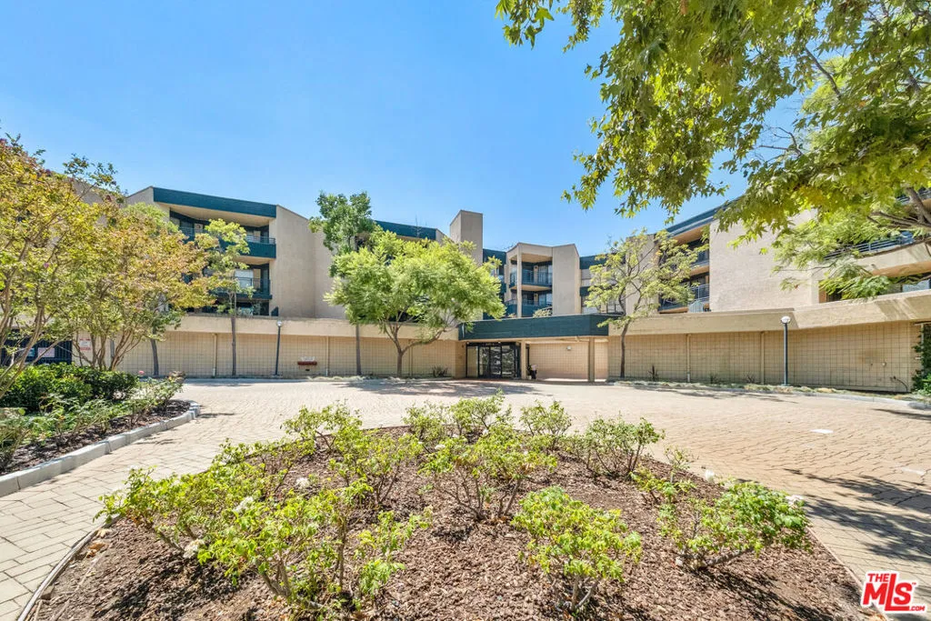 4589 Via Marisol 267, Los Angeles, California 90042 home-pic-24