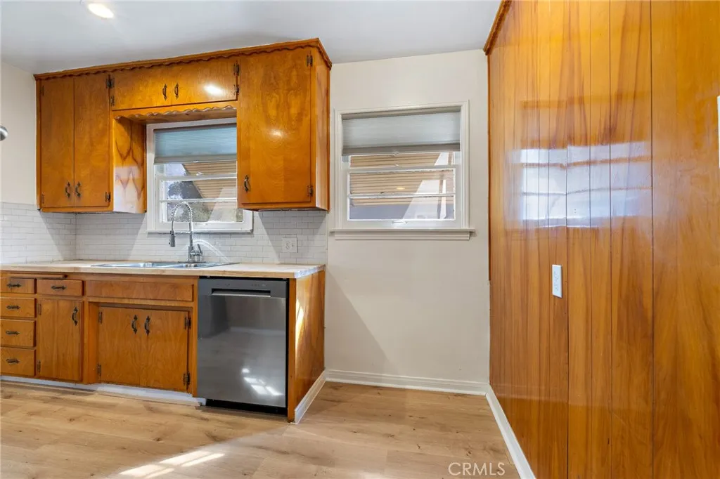 211 E 34th, San Bernardino, California 92404 home-pic-17