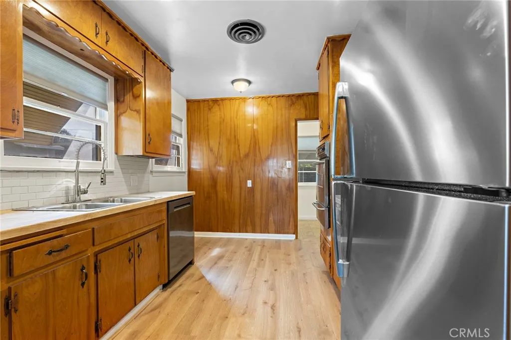 211 E 34th, San Bernardino, California 92404 home-pic-14