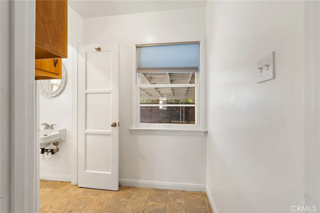 211 E 34th, San Bernardino, California 92404 home-pic-31