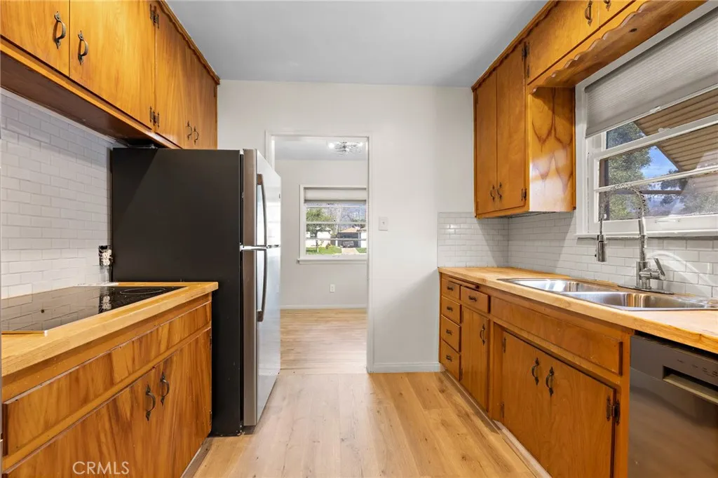 211 E 34th, San Bernardino, California 92404 home-pic-15