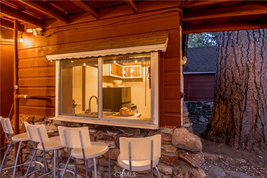 626 Elysian Boulevard, Big Bear City, California 92314 home-pic-26