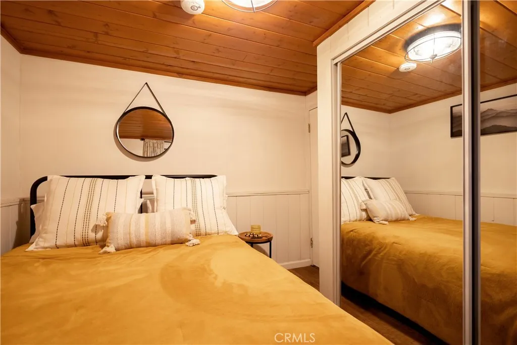 626 Elysian Boulevard, Big Bear City, California 92314 home-pic-12