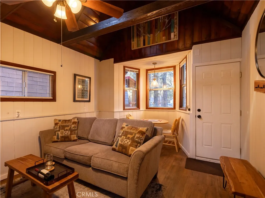 626 Elysian Boulevard, Big Bear City, California 92314 home-pic-8