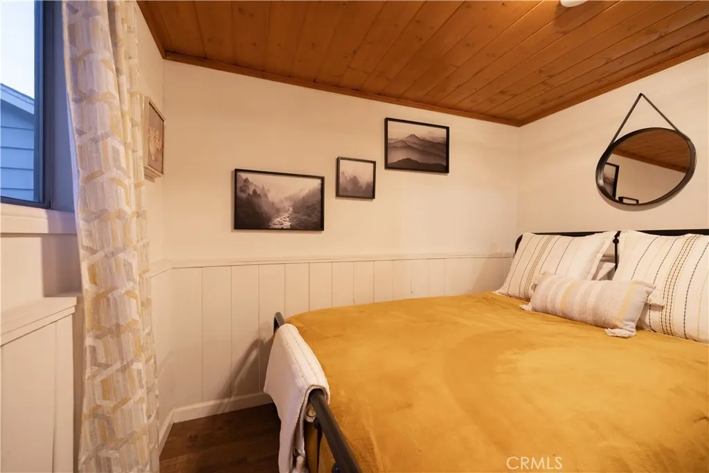 626 Elysian Boulevard, Big Bear City, California 92314 home-pic-11