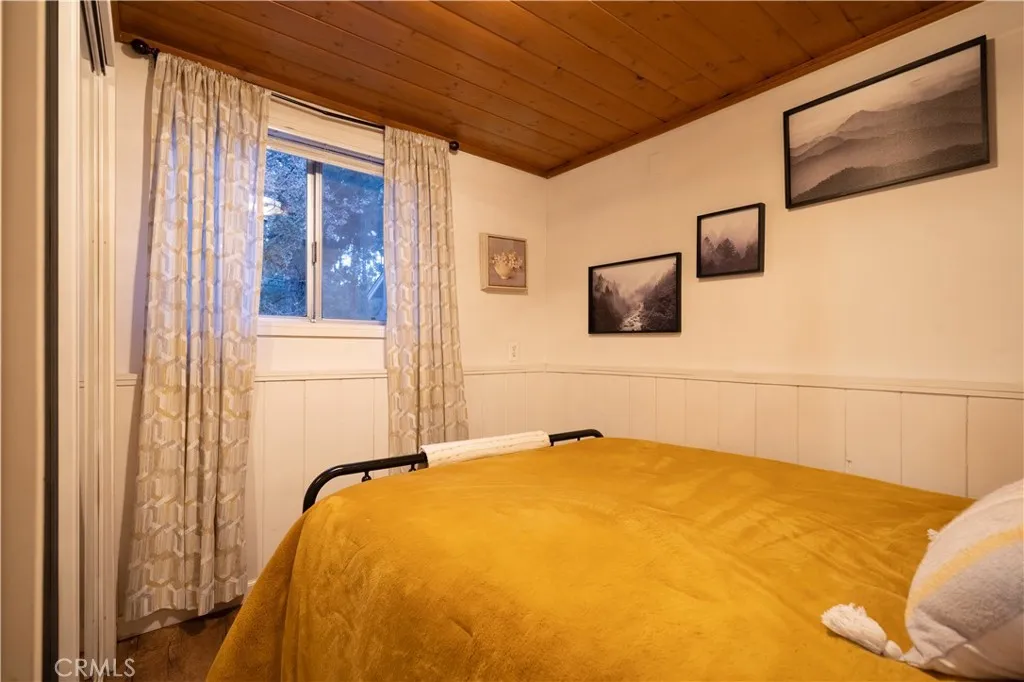 626 Elysian Boulevard, Big Bear City, California 92314 home-pic-10