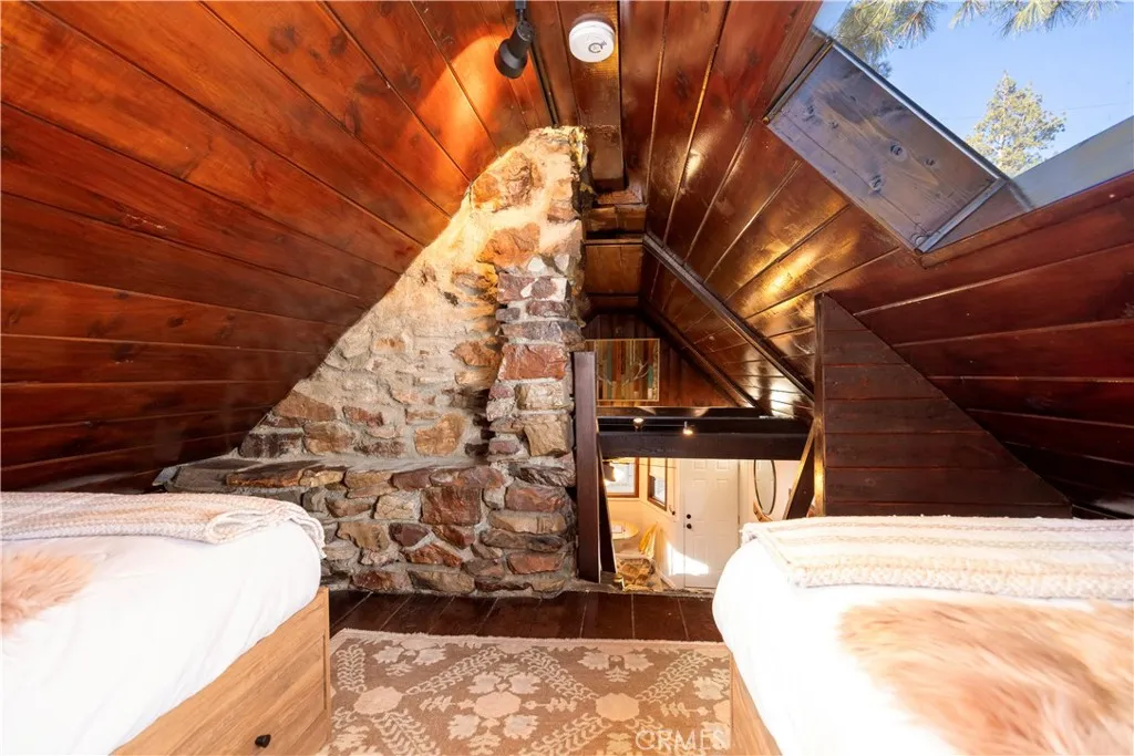 626 Elysian Boulevard, Big Bear City, California 92314 home-pic-23