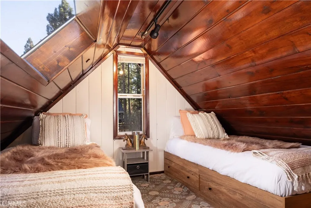 626 Elysian Boulevard, Big Bear City, California 92314 home-pic-24