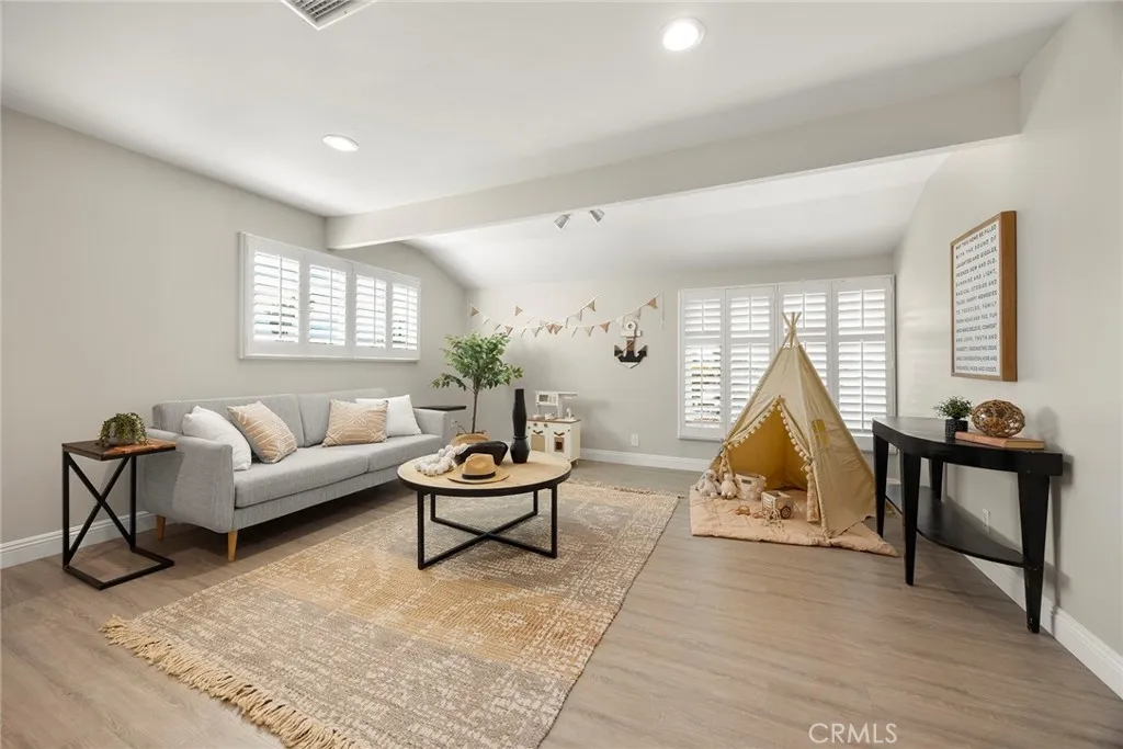 2108 Via Caliente, Fullerton, California 92833 home-pic-10