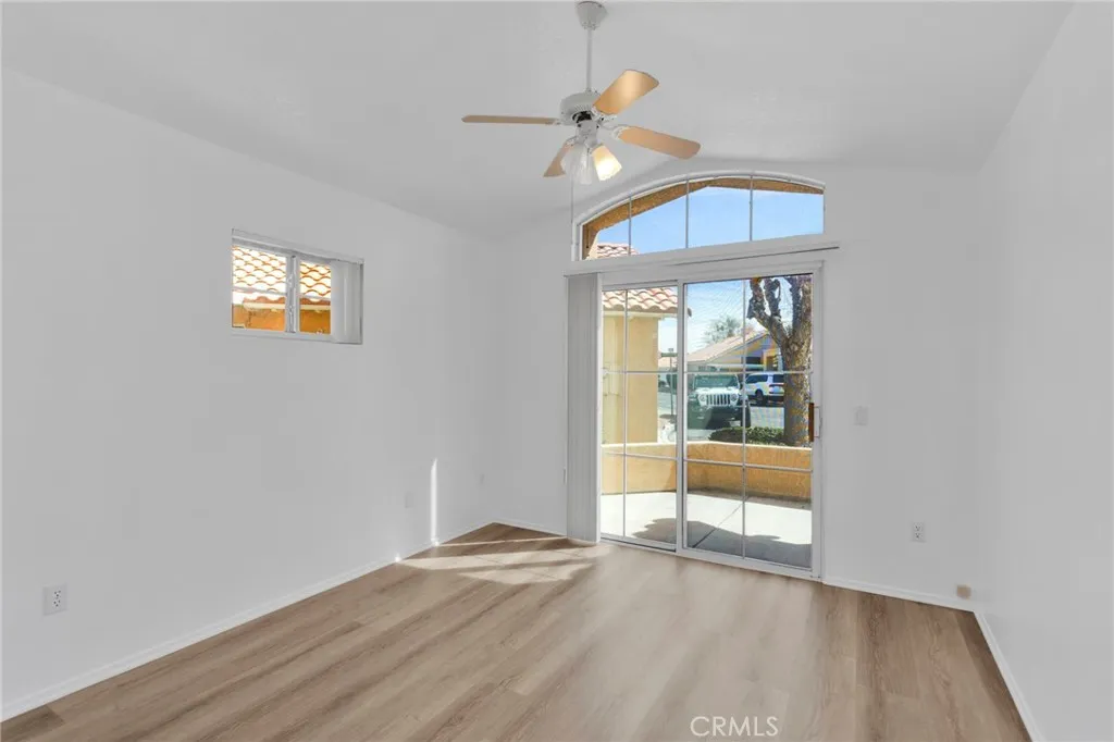 11594 Mountain Meadow Drive, Apple Valley, California 92308 home-pic-17