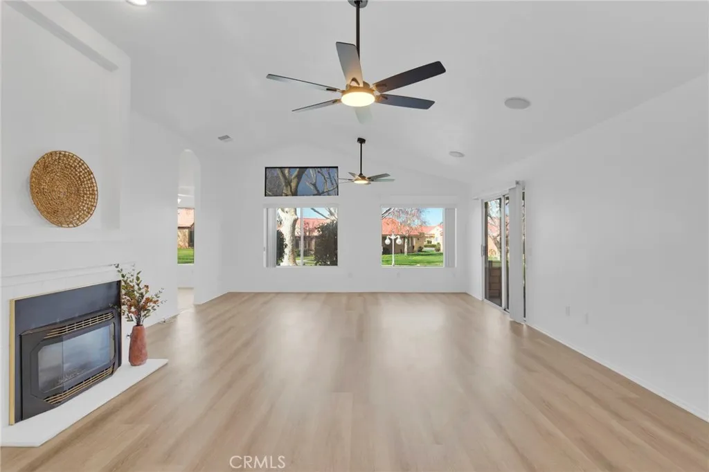 11594 Mountain Meadow Drive, Apple Valley, California 92308 home-pic-6