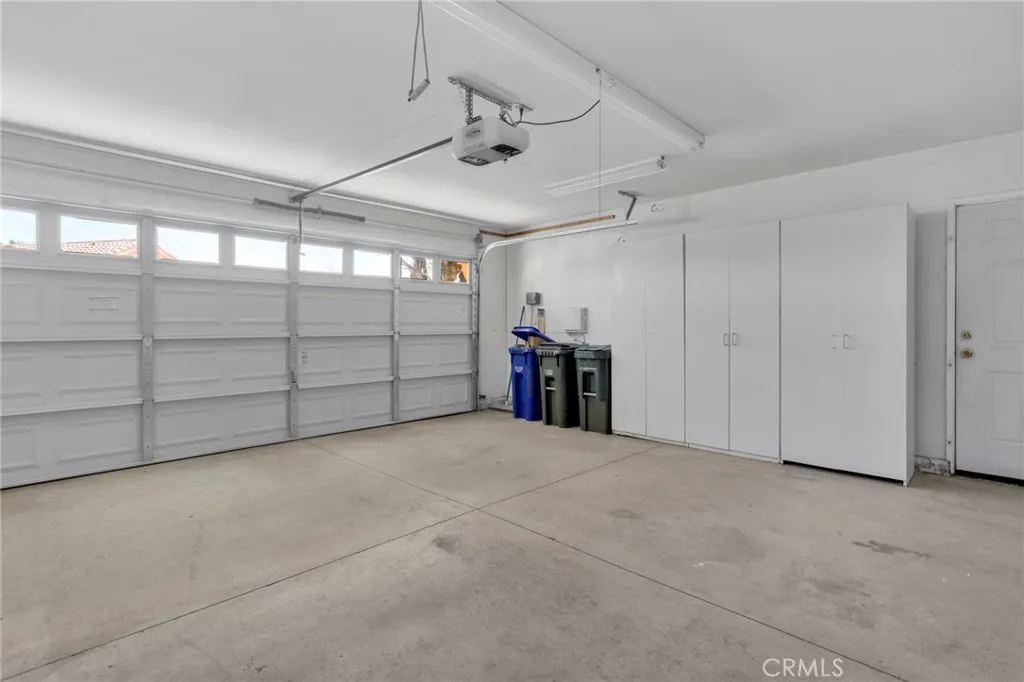 11594 Mountain Meadow Drive, Apple Valley, California 92308 home-pic-32
