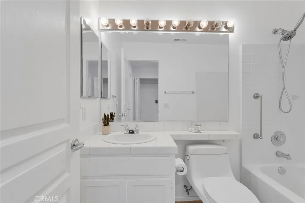 11594 Mountain Meadow Drive, Apple Valley, California 92308 home-pic-20