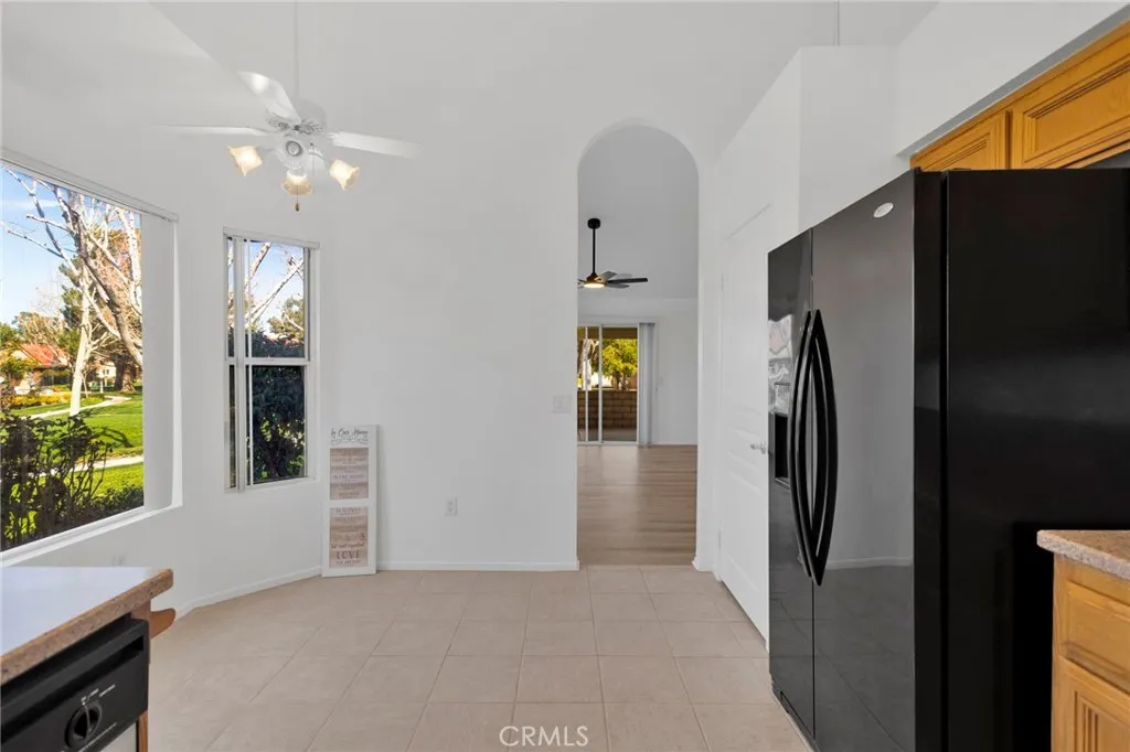 11594 Mountain Meadow Drive, Apple Valley, California 92308 home-pic-15