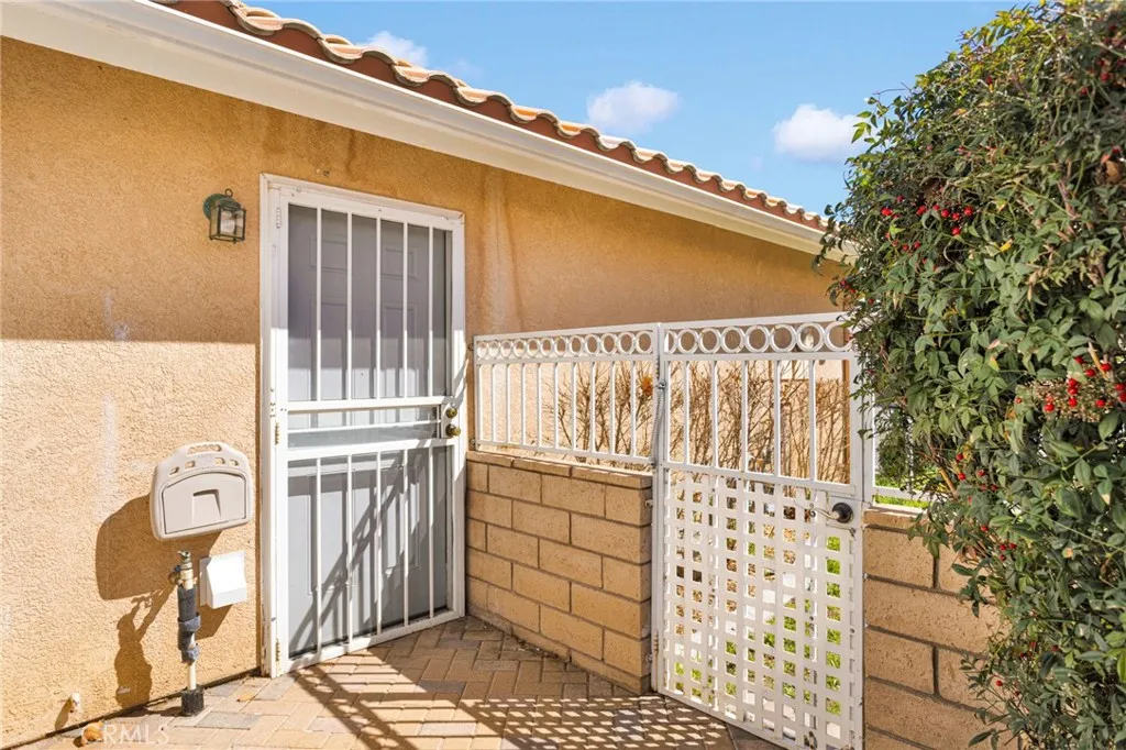 11594 Mountain Meadow Drive, Apple Valley, California 92308 home-pic-44