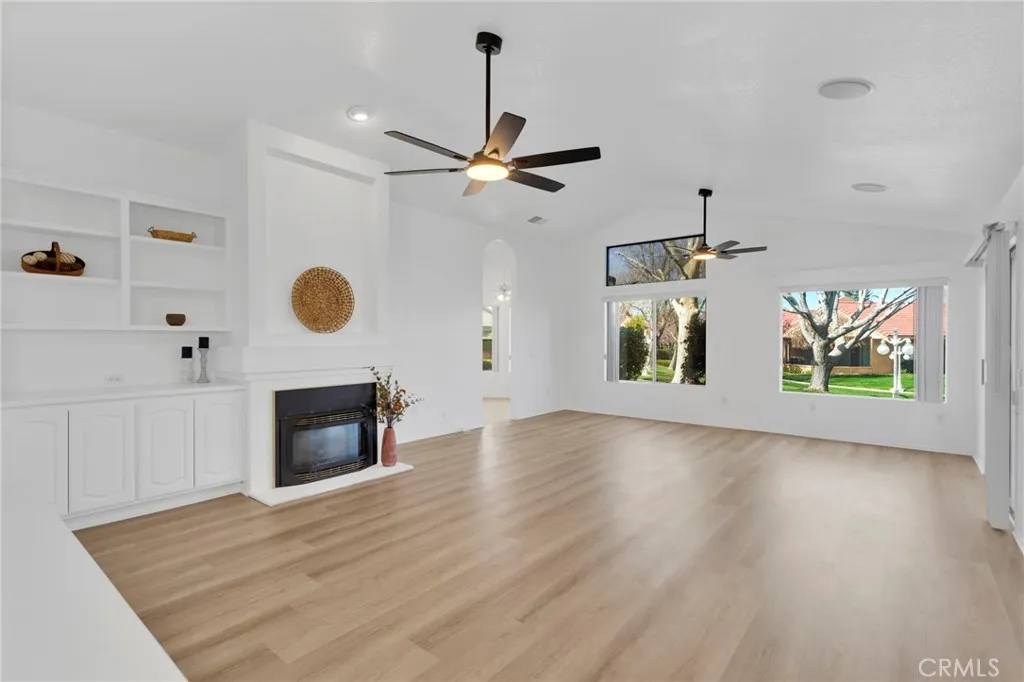 11594 Mountain Meadow Drive, Apple Valley, California 92308 home-pic-7