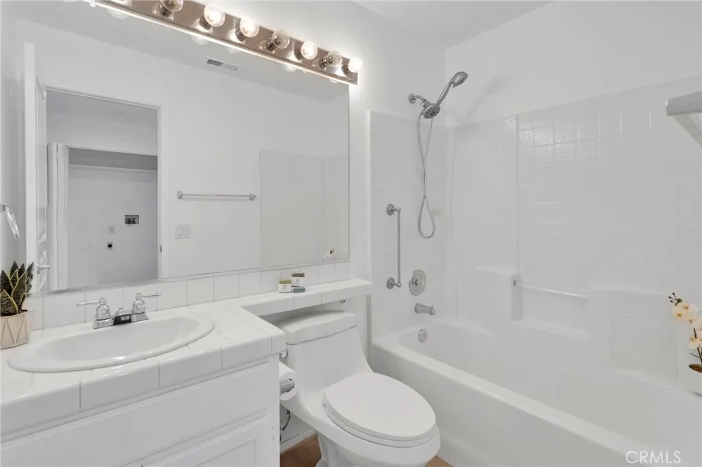 11594 Mountain Meadow Drive, Apple Valley, California 92308 home-pic-21