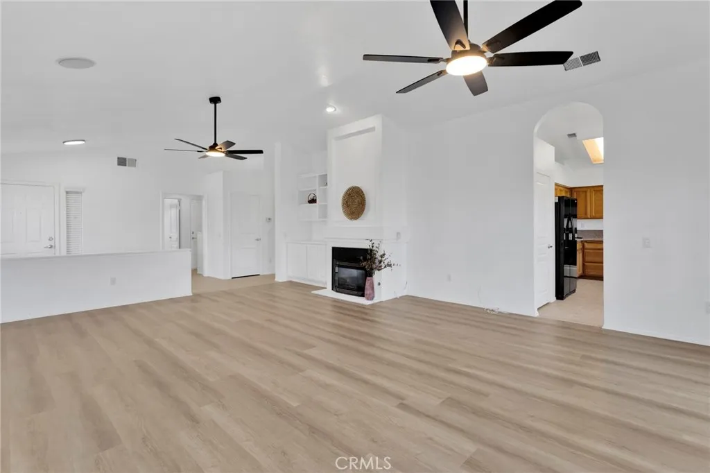 11594 Mountain Meadow Drive, Apple Valley, California 92308 home-pic-11