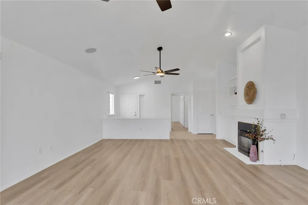 11594 Mountain Meadow Drive, Apple Valley, California 92308 home-pic-9