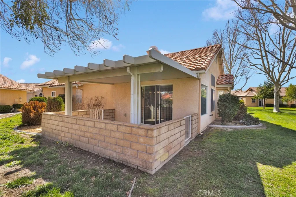 11594 Mountain Meadow Drive, Apple Valley, California 92308 home-pic-35