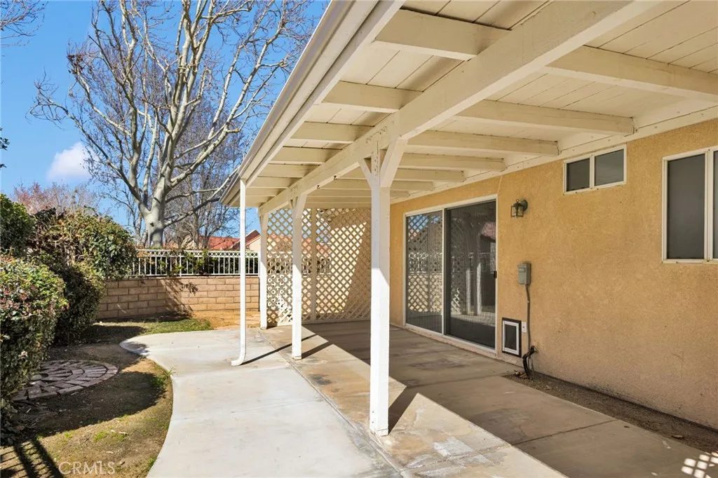 11594 Mountain Meadow Drive, Apple Valley, California 92308 home-pic-43