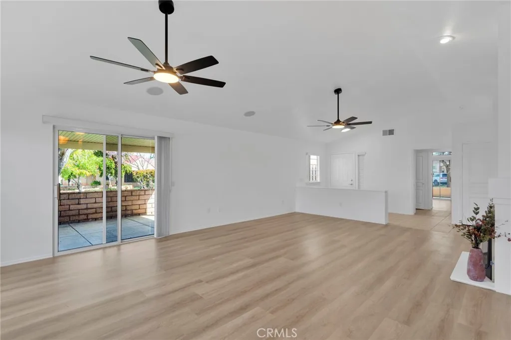 11594 Mountain Meadow Drive, Apple Valley, California 92308 home-pic-10