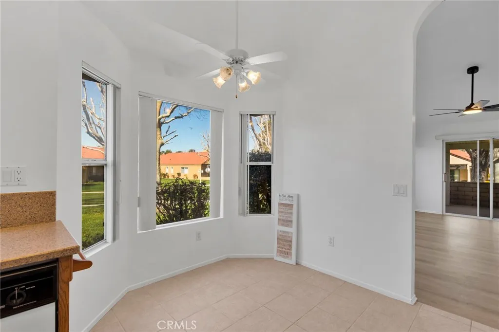 11594 Mountain Meadow Drive, Apple Valley, California 92308 home-pic-16