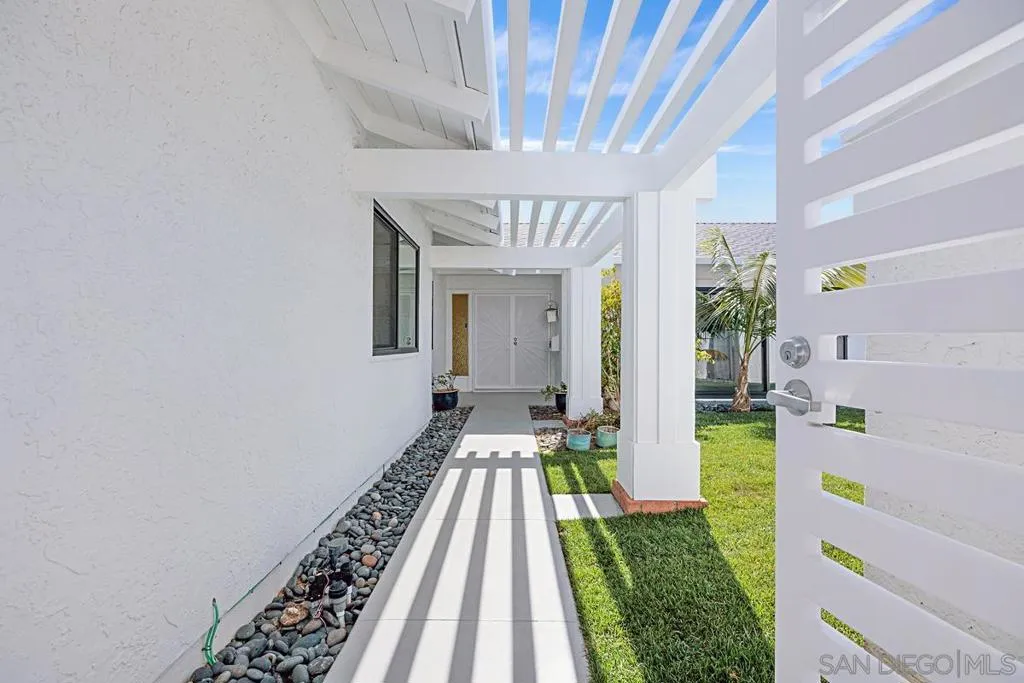 1617 Calle Alta, La Jolla, California 92037 home-pic-6