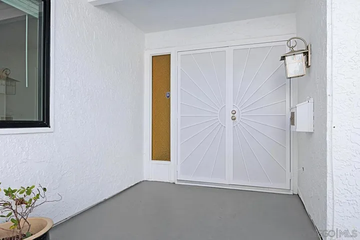1617 Calle Alta, La Jolla, California 92037