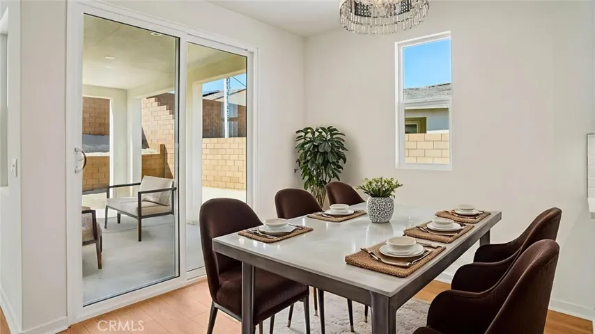 STAGED DINING AREA