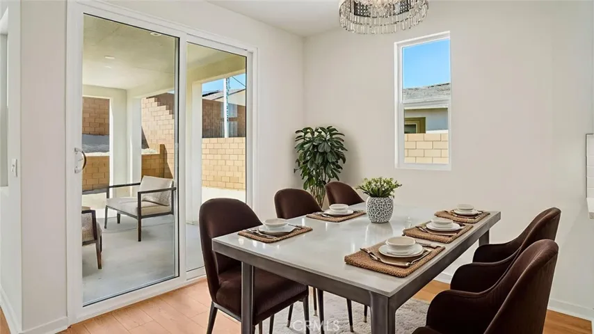 STAGED DINING AREA