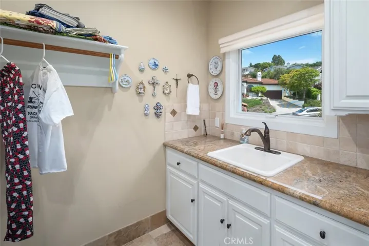 311 Twin Ridge, San Luis Obispo, California 93405