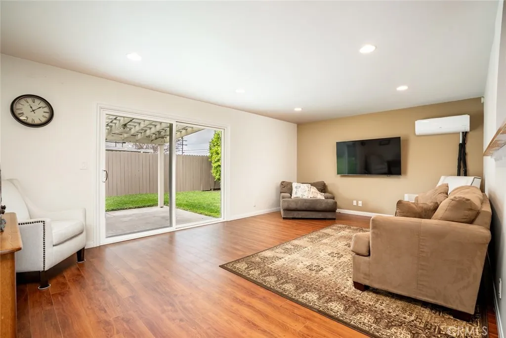 15501 Eliot, Huntington Beach, California 92647 home-pic-6