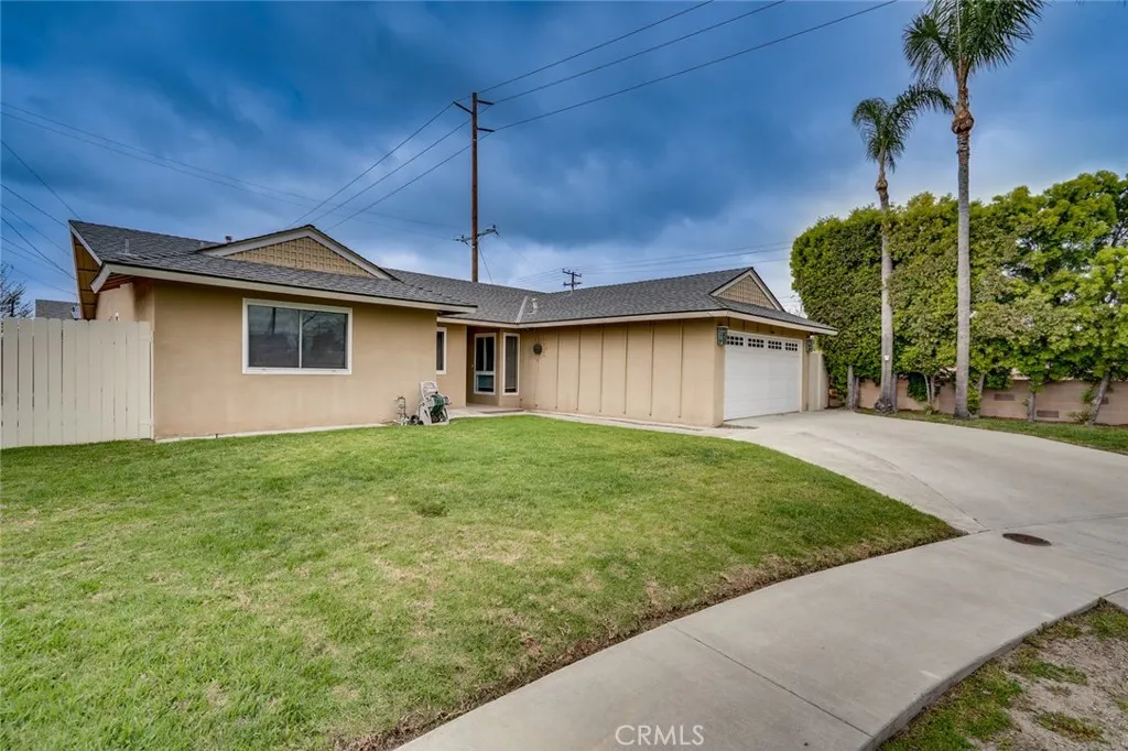 15501 Eliot, Huntington Beach, California 92647 home-pic-2