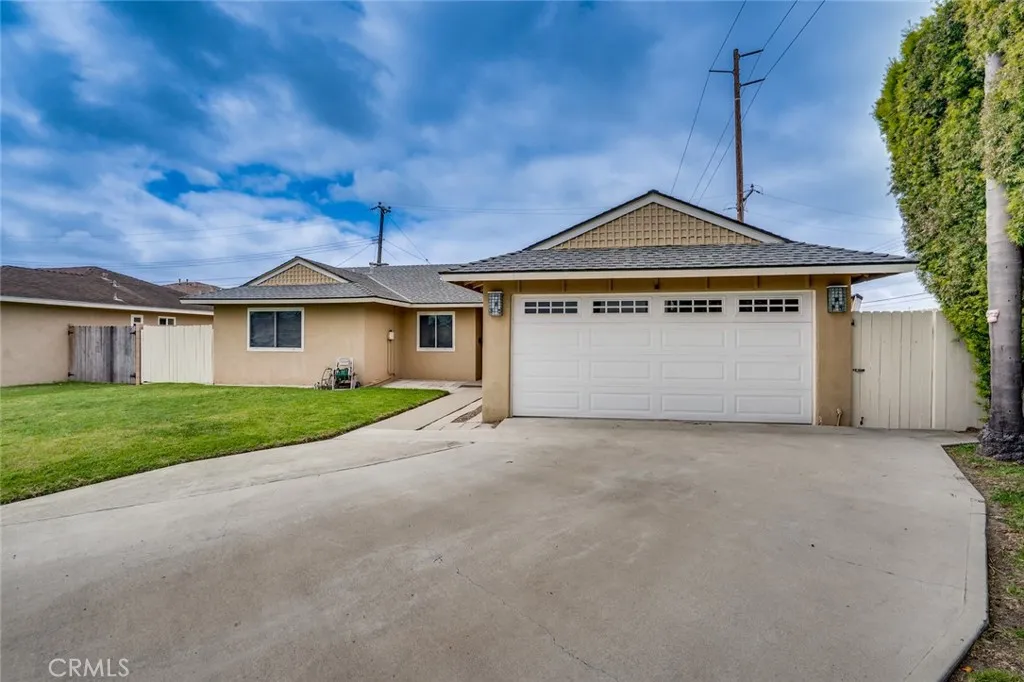 15501 Eliot, Huntington Beach, California 92647 home-pic-3