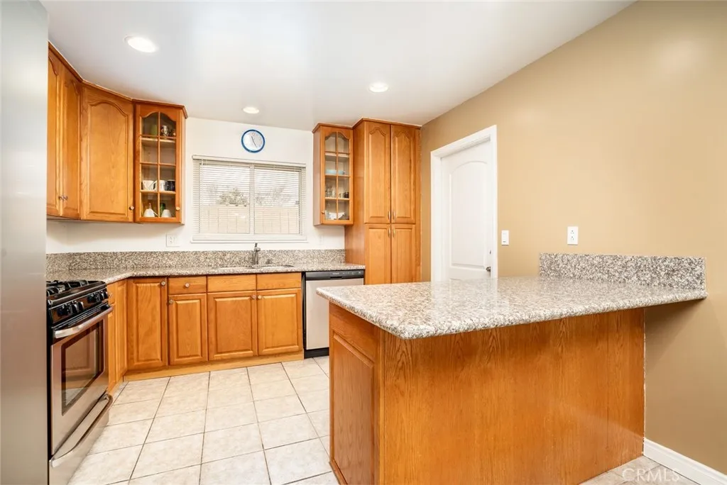 15501 Eliot, Huntington Beach, California 92647 home-pic-11