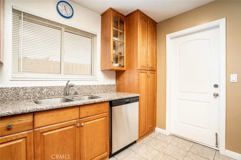 15501 Eliot, Huntington Beach, California 92647 home-pic-12