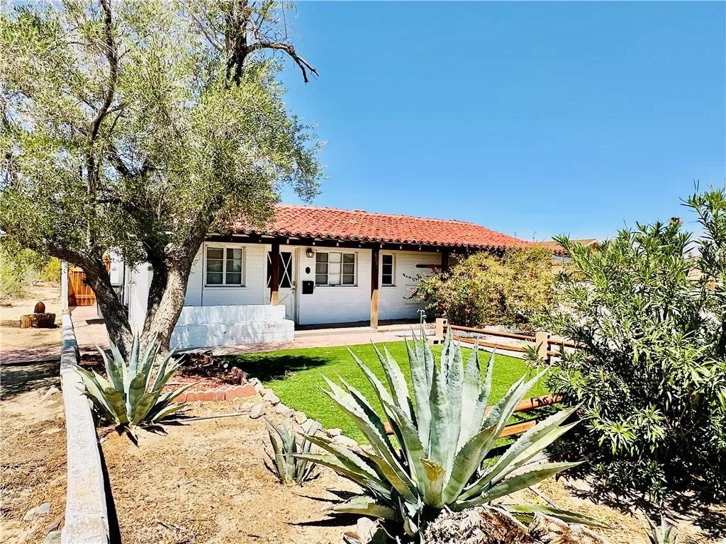 6274 Baileya Avenue, 29 Palms, California 92277 home-pic-1