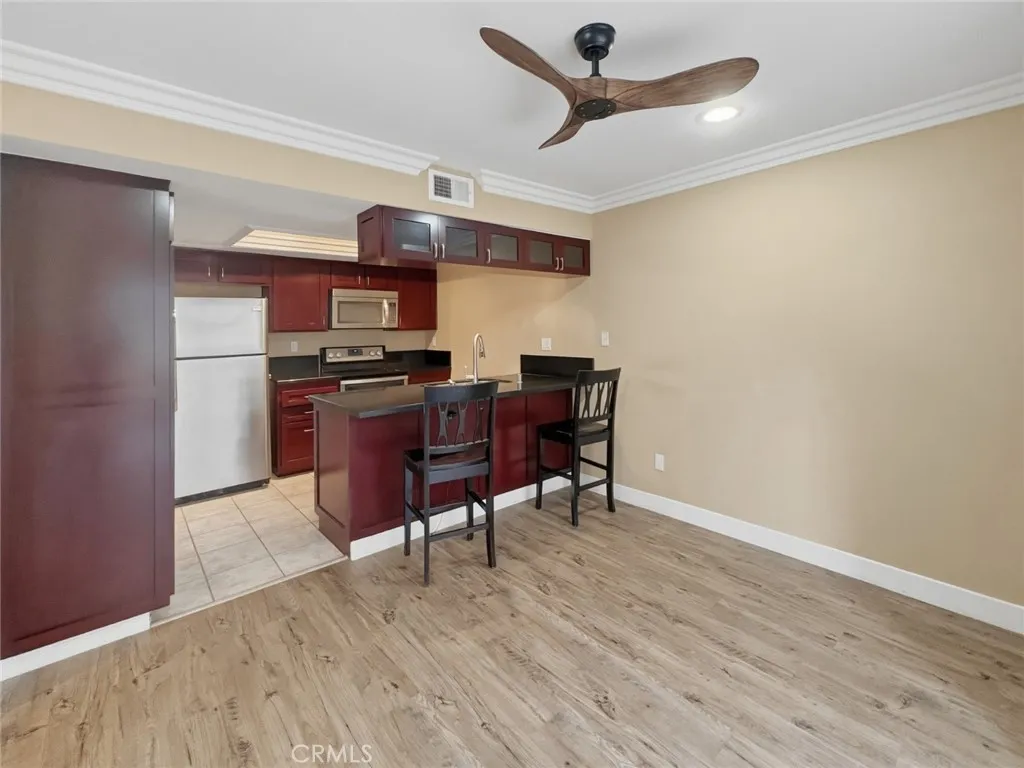 18408 Hatteras, Tarzana, California 91356 home-pic-4