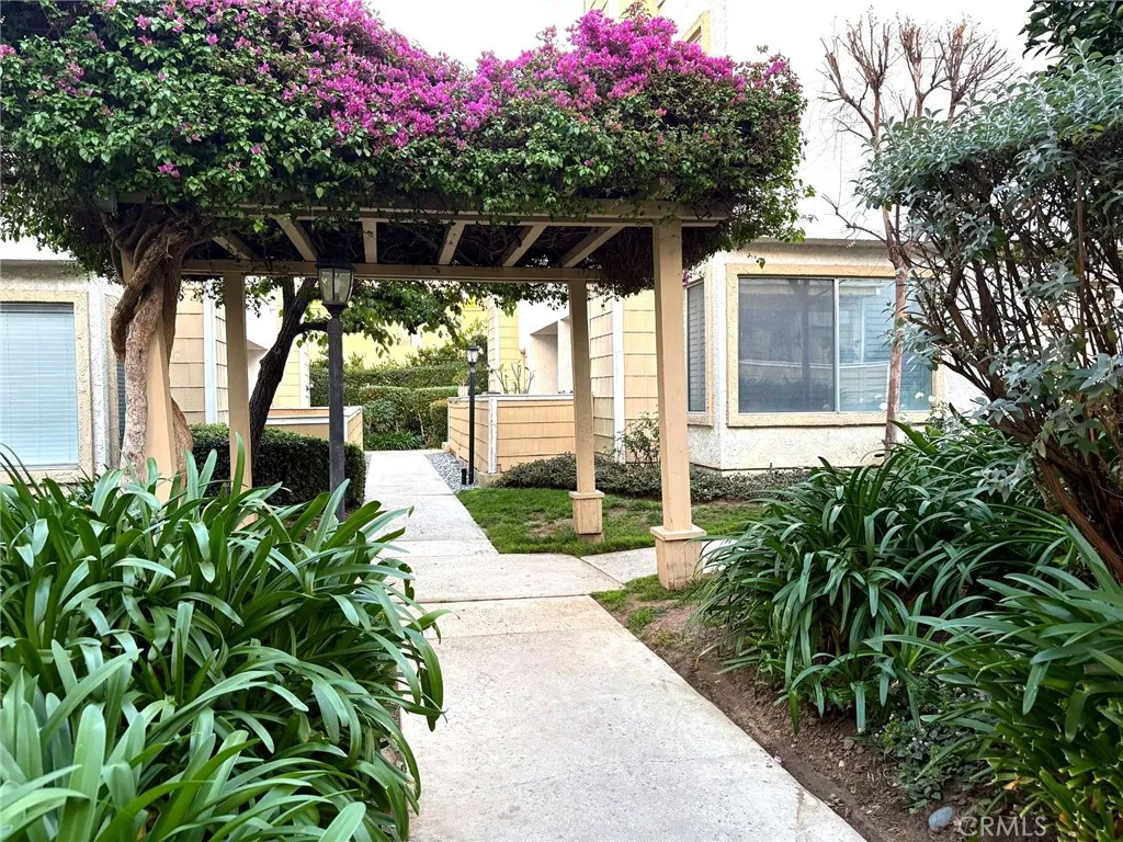 18408 Hatteras, Tarzana, California 91356 home-pic-19