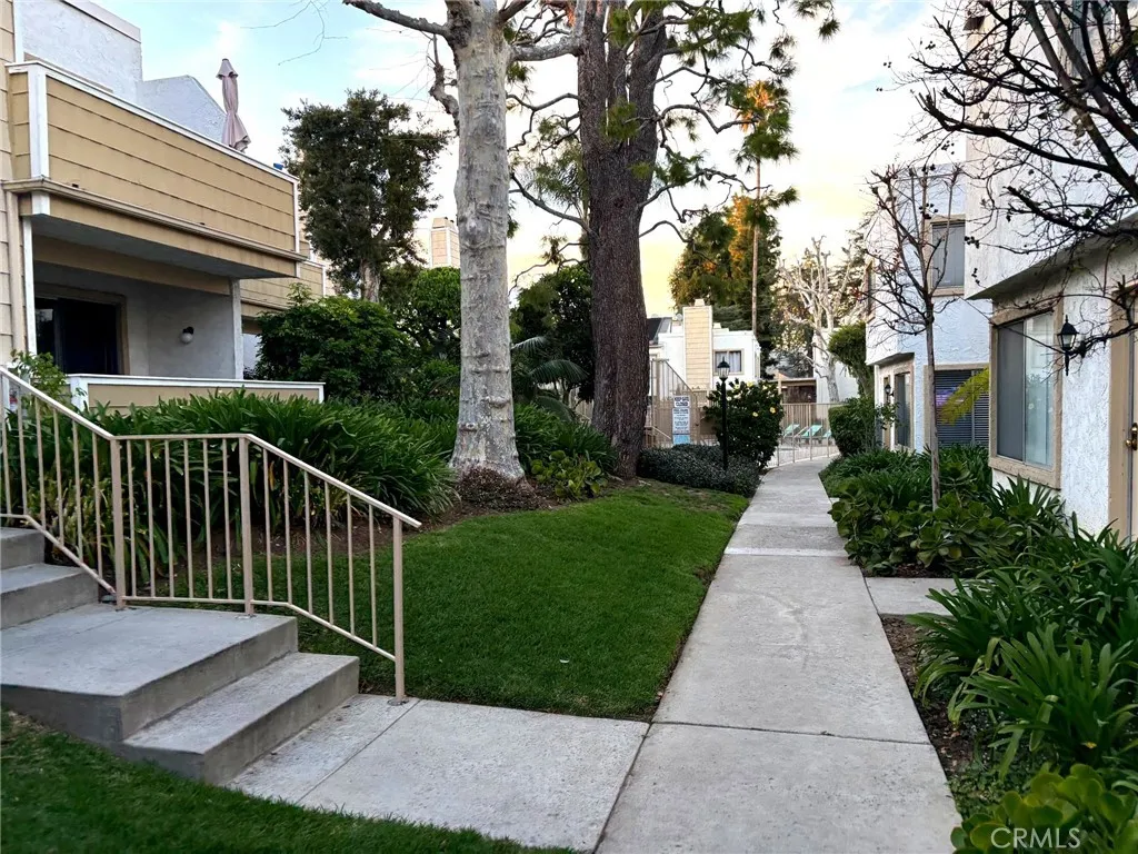 18408 Hatteras, Tarzana, California 91356 home-pic-16