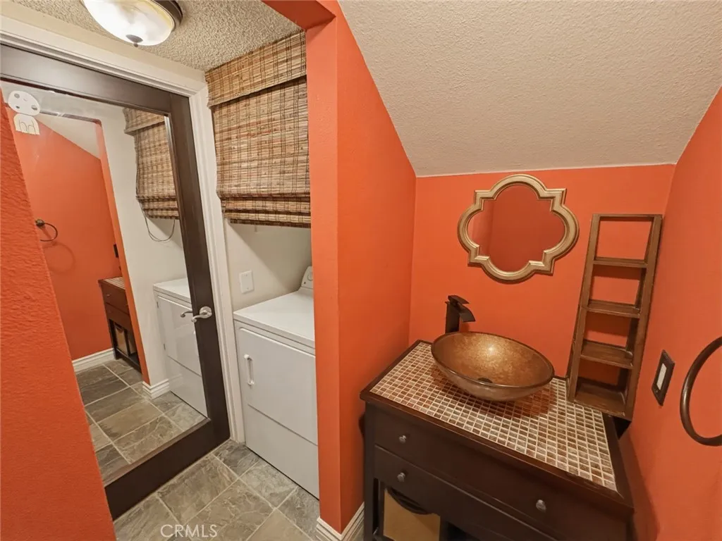 18408 Hatteras, Tarzana, California 91356 home-pic-13