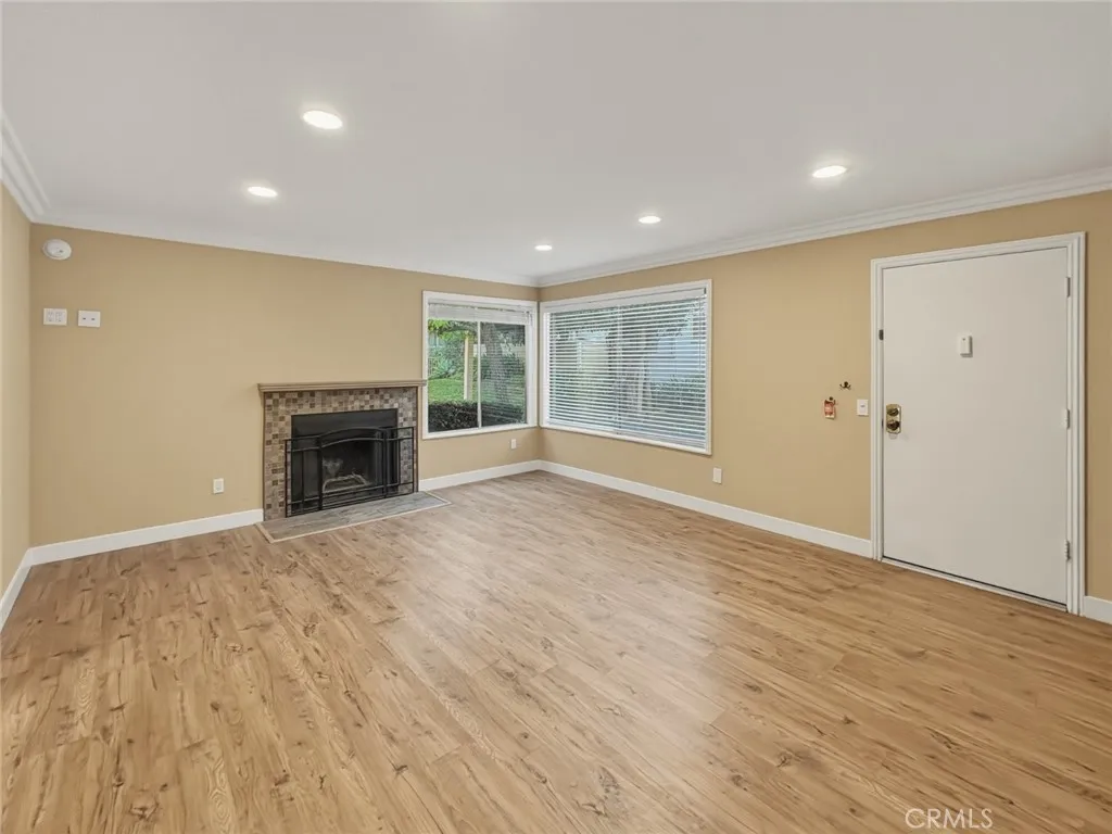 18408 Hatteras, Tarzana, California 91356 home-pic-1