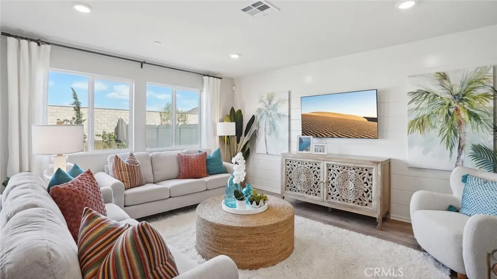 31071 London Plane Drive, Winchester, California 92596 home-pic-3