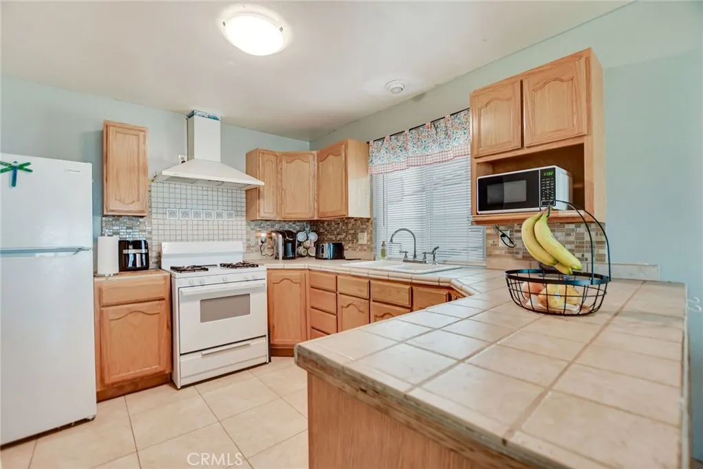 1602 Glover Street, Redlands, California 92374 home-pic-12